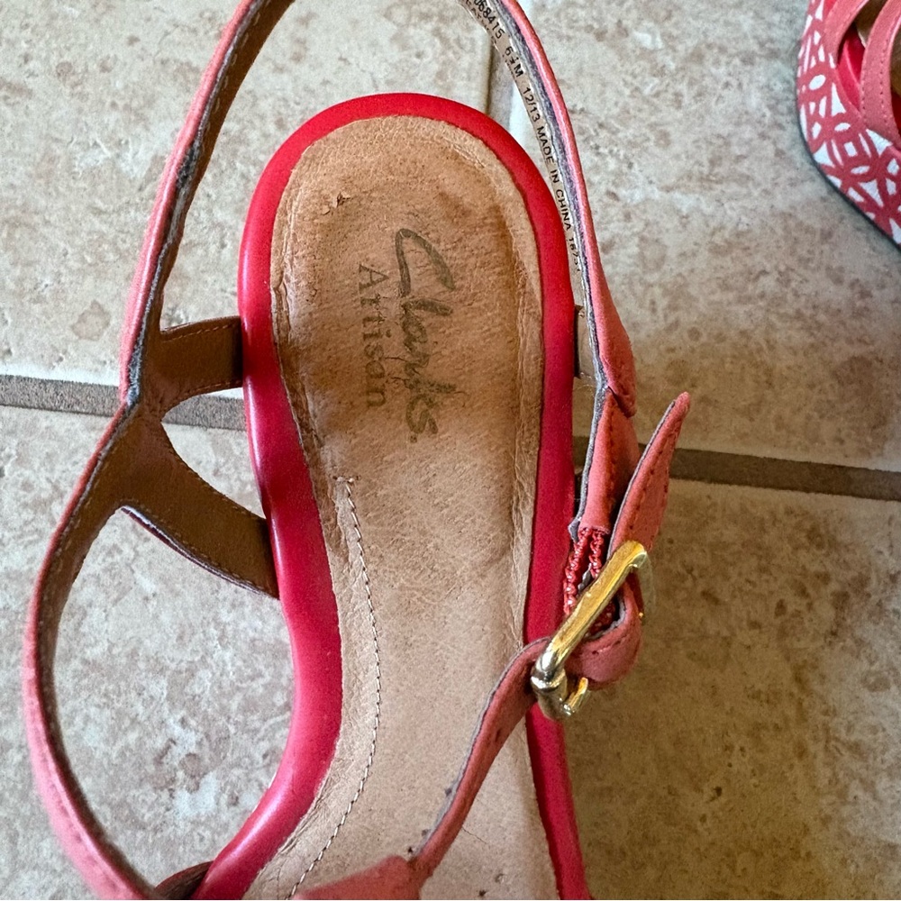 Clarks Pink Red Patterned Wedge Sandals - Picture 6 of 11